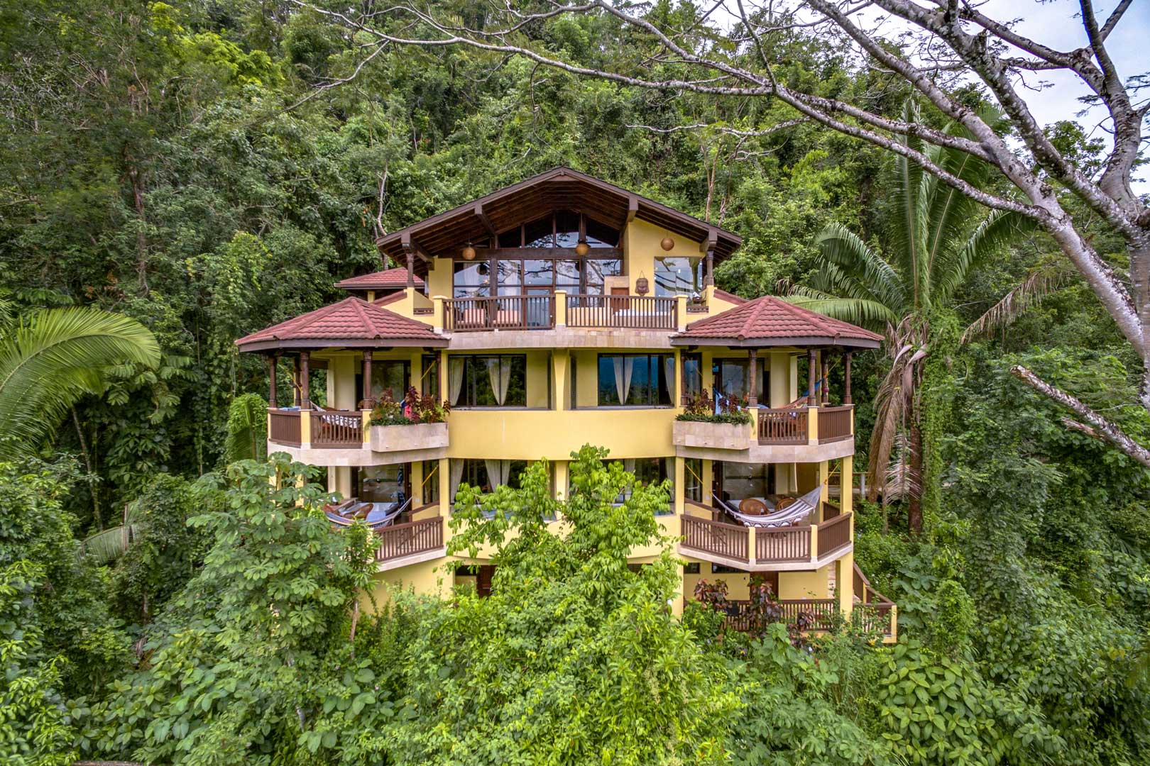 Aerial view of the outside of the Mountain View Penthouse at The Rainforest Lodge at Sleeping Giant
