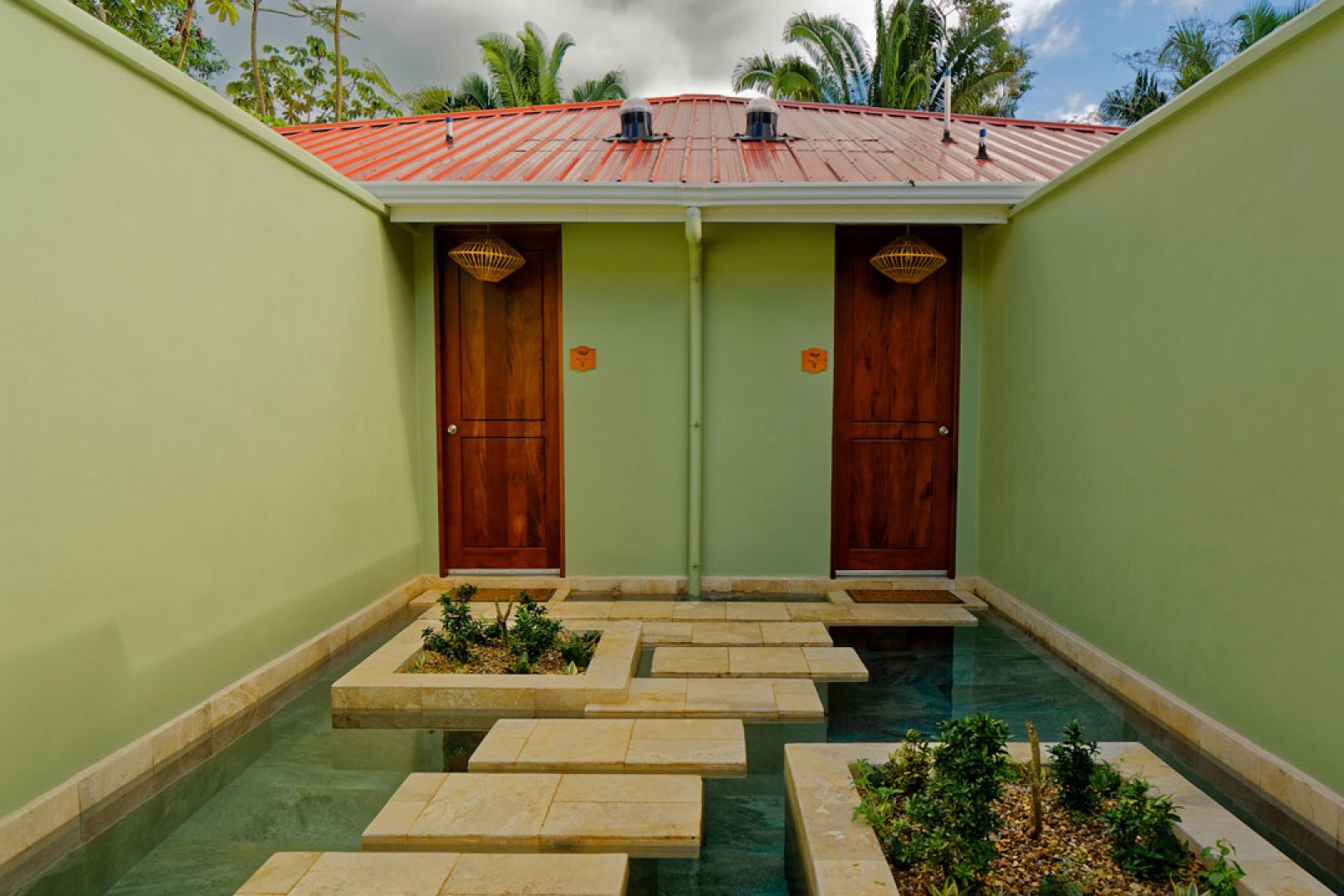 The floating sidewalk leading to the Riverview Suites at The Rainforest Lodge at Sleeping Giant